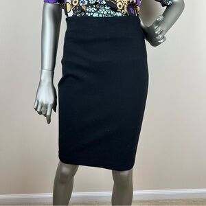 Diane Von Furstenberg Marta black stretch pencil skirt Knee length. Size 2. Work